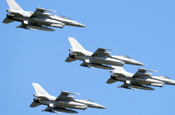 Polonia rrëzon dronë rusë në hapësirën e saj ajrore, mbyllet aeroporti i Varshavës, alarmohet NATO
