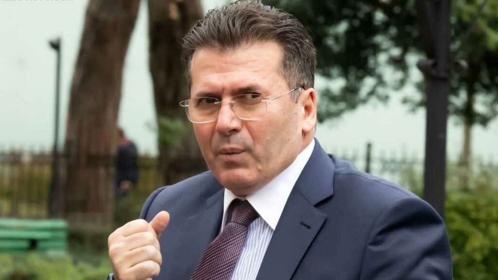 Sezoni i ri politik, Mediu tregon çfarë duhet të bëjë opozita në Kuvend