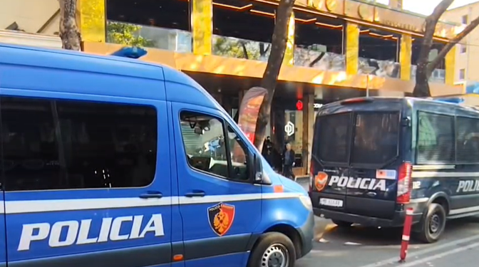 (VIDEO) SPAK zbardhi e vrasjen e Klevis Lleshit, RENEA dhe FNSH zbarkojnë te lokali i autorit të dyshuar