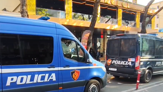 (VIDEO) SPAK zbardhi e vrasjen e Klevis Lleshit, RENEA dhe FNSH zbarkojnë te lokali i autorit të dyshuar