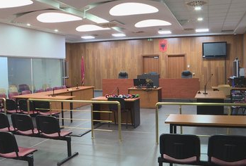 “Plumbi i Artë”, tension edhe fyerje/ Zbardhet sherri mes të penduarve Dumani e Alibej në gjyq