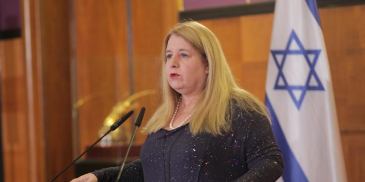 Ambasadorja e Izraelit në Shqipëri: Mos gënjeni që protestoni për Gazën!