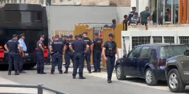 Megaoperacioni i trafikut të drogës në Elbasan/ Jepen masat e sigurisë për 30 personat, vetëm njëri lihet e lirë