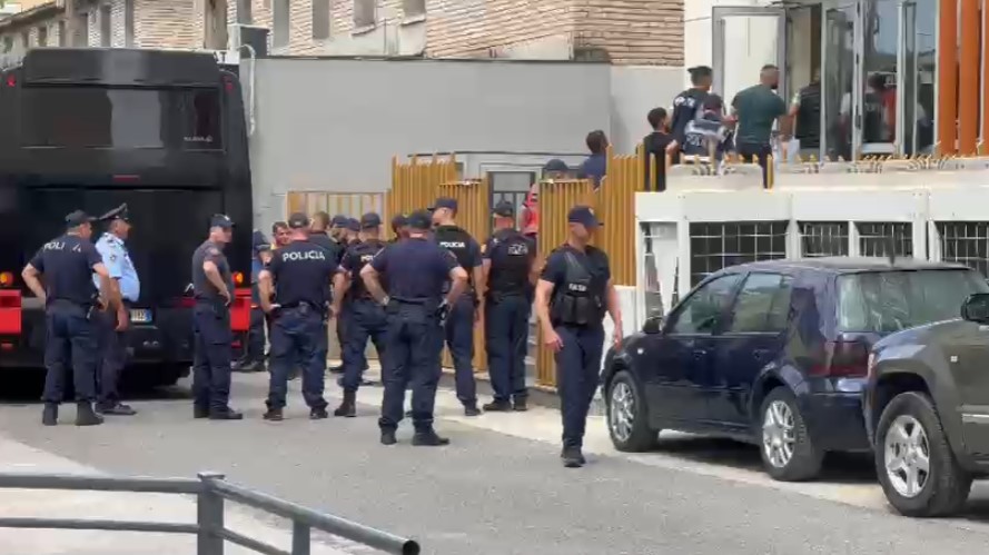 Megaoperacioni i trafikut të drogës në Elbasan/ Jepen masat e sigurisë për 30 personat, vetëm njëri lihet e lirë