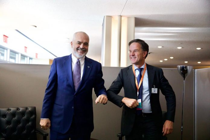 Rutte pret nesër Ramën në selinë e NATO-s, zbardhen detajet