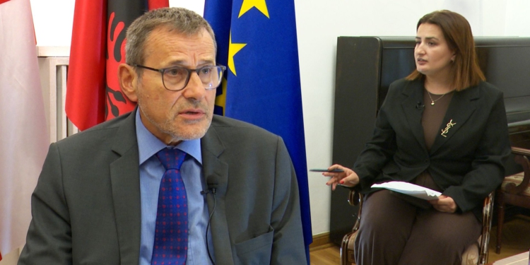 “Rusia po teston limitet e NATO-s”, flet i ngarkuari me punë i Polonisë në Tiranë