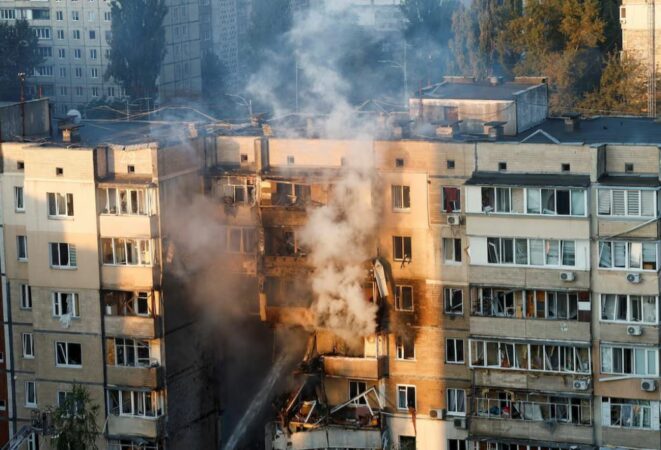 Rusia sulmon me dronë Kievin, 3 të vdekur dhe 18 të plagosur/ Mes viktimave edhe një foshnje