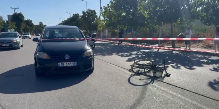 Korçë/ Po lëvizte me biçikletë, përplaset nga automjeti 51-vjeçarja