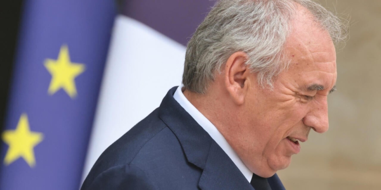 Francë/ Kush do të jetë kryeministri i ri pas dështimit të Bayrou dhe çfarë do të bëjë Macron?