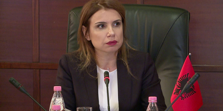 Llagami “rrëzohet” me një truk procedural. A është kjo një goditje ndaj reformës në drejtësi?
