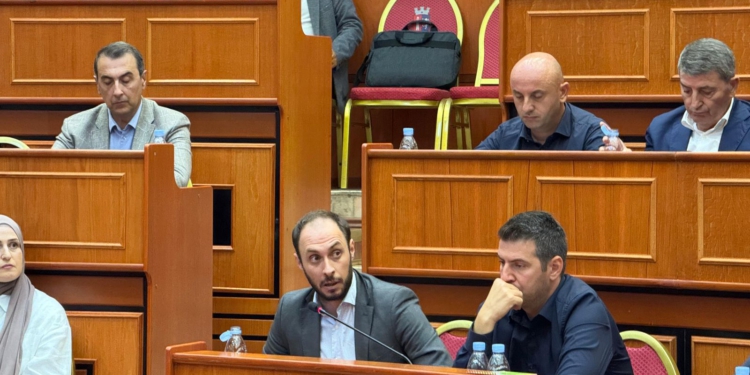 Këshilltari i PS: Me këtë vendim po tjetërsojmë padrejtësisht vullnetin e qytetarëve, në shkelje të autonomisë vendore