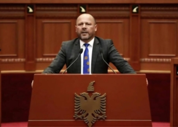 “Tritoli i mafies politike nuk na ndal”, Xhelal Mziu reagon sërish për shpërthimin në shtëpi