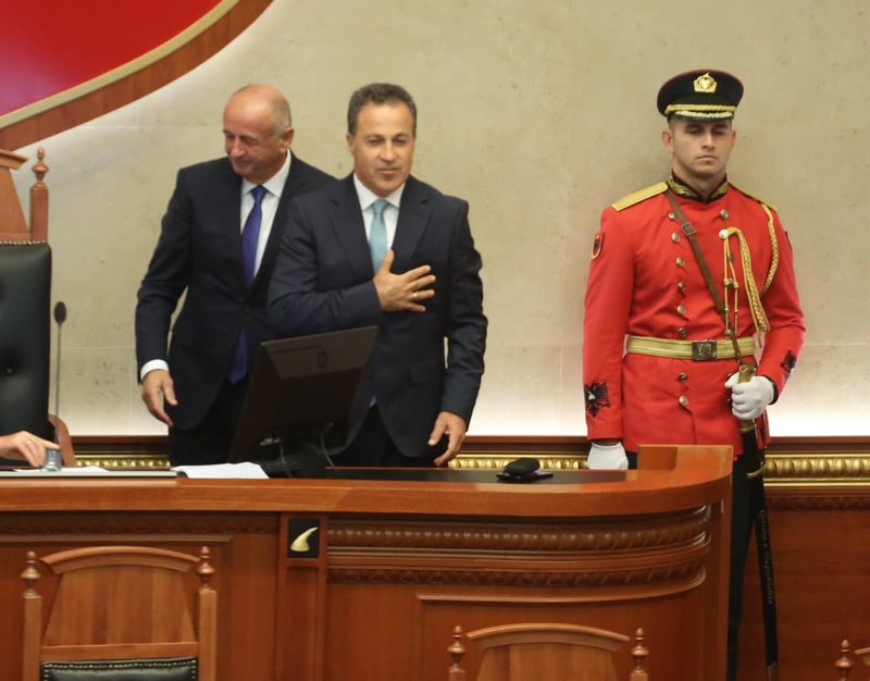 Peleshi mbledh sot krerët e grupeve parlamentare, në fokus struktura e re e komisioneve