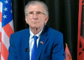 “Revoltë dhe rrethim Parlamenti”/ Premtimi i pambajtur i Berishës, gati të realizohet nga profesor Pilinçi
