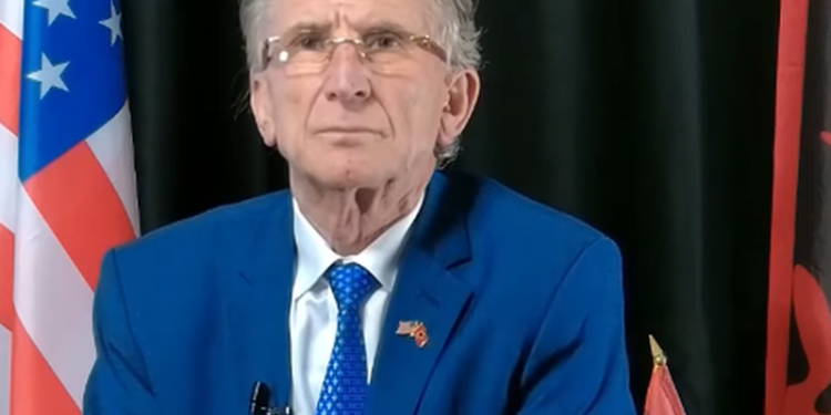 “Të jenë të qetë shqiptarët”/ Godet profesor Pilinçi: Edhe Bari i Italisë është i yni (VIDEO)
