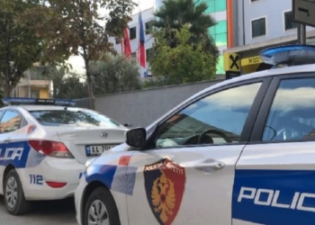 E morën me forcë nga shtëpia…/ Mbahet peng për disa orë 56 vjeçari në Kamëz, në kërkim 2 persona