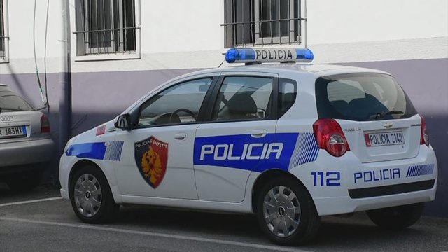 Incidenti mes shoferit të SPAK dhe drejtuesit të Rrugores në Elbasan/ Reagimi i AMP: Gardisti kërcënoi efektivin e policisë..