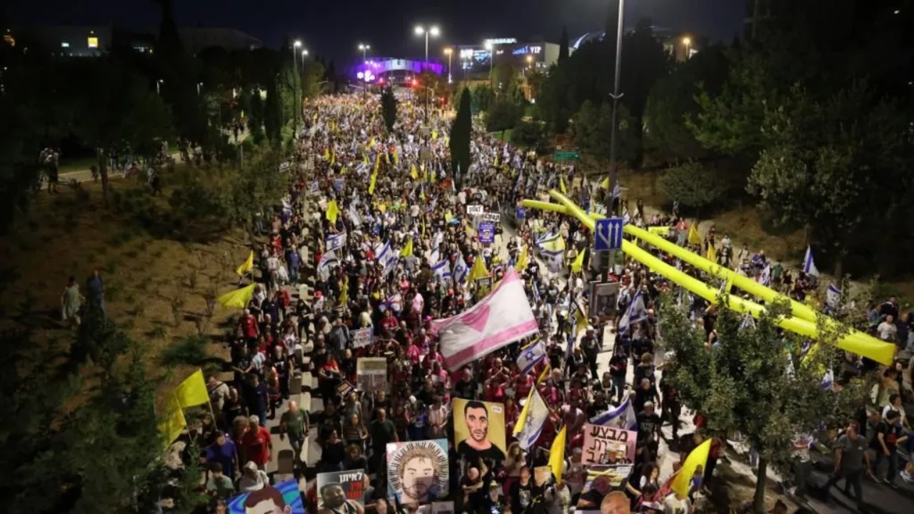 Mijëra protestues “pushtojnë” Jerusalemin/ Izraelitët presion Netanyahut: Duam marrëveshje për lirimin e pengjeve
