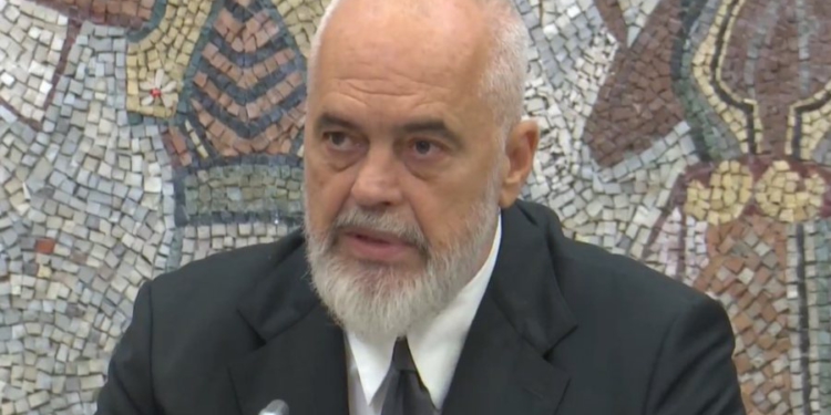 Paketa për mbrojtjen e territorit/ Rama: Do mbrojmë projektet e “përdhunuara” nga frymëzimi i ndërtimeve pa leje