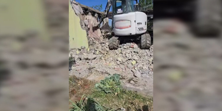 IKMT aksion pranë Aeroportit “Nënë Tereza”, hiqen 155 objekte shërbimi të ndërtuara pa leje