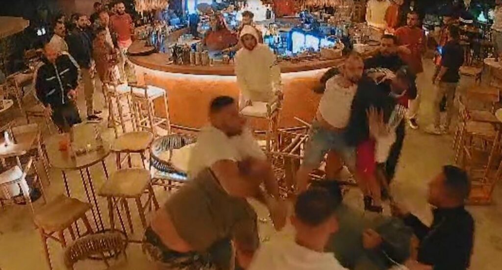 Sherri masiv në Korçë, gjykata lë në burg autorin e plagosjes me thikë! Detyrim paraqitje për personat e tjerë të përfshirë