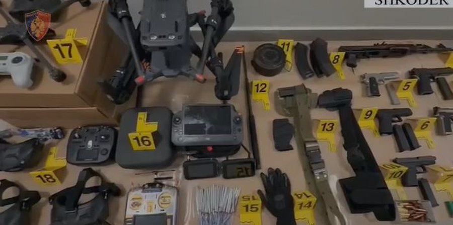 Masakra në Shkodër, shpallen në kërkim 2 bashkëpunëtorët/ Zbulohet arsenal armësh, dronë dhe kapsolla detonatorë