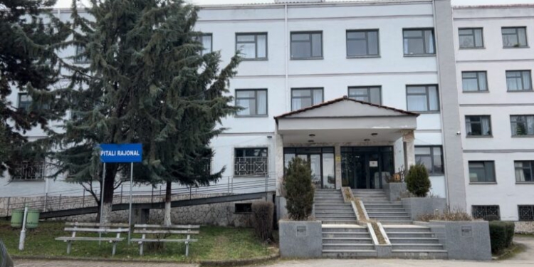 Konsumuan karamele me kanabis, mjeku pediatër: 3-vjeçarja ende në gjendje të rëndë