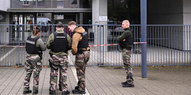 Francë, sulm i përgjakshëm në një shkollë, nxënësi 14-vjeçar godet me thikë mësuesen