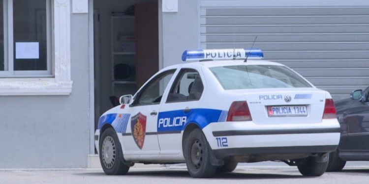 Tiranë/ E zuri poshtë porta e objektit, roja aksidentohet dhe humb jetën në vendin e punës. Nisin hetimet për..