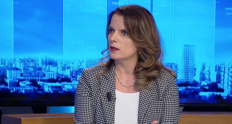 Virozat mbeten ende shqetësim, Tomini: Vaksinimi, mbrojtja më e mirë!