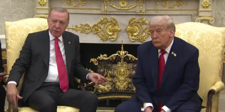 Takimi në Shtëpinë e Bardhë/ Presidenti i SHBA kërkesë homologut turk: Ndalo blerjen e naftës ruse