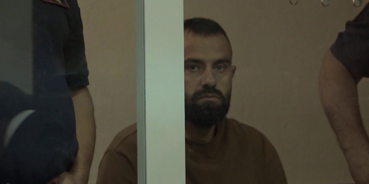 Theu arrestin shtëpiak, arrestohet Valter Bami. Po lëvizte me një vajzë në makinë, u pikas nga policia rrugore