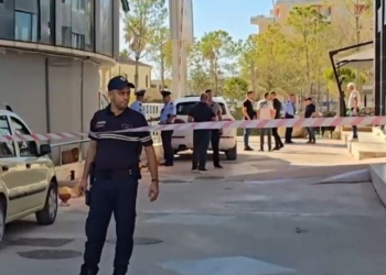 Sherr mes dy të rinjve në Vlorë, njëri plagoset me kaçavidë