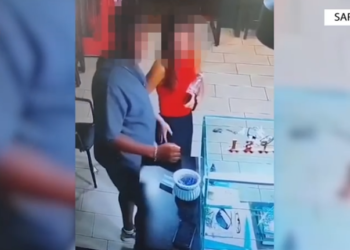 Vodhën sende elektrike në Ksamil, në pranga katër shtetas francez në Sarandë
