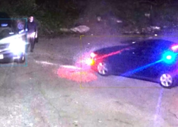Po hidhte mbeturinat e biznesit të tij në park, policia arreston në flagrancë shqiptarin në Nju Jork