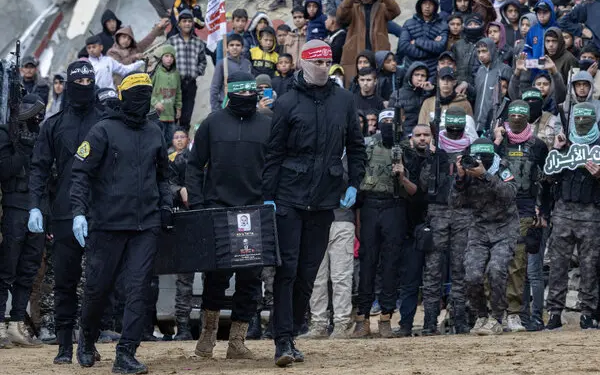 Hamas kthen katër pengje të vrarë, faza e dytë e armëpushimit pezull