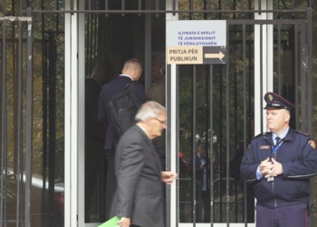 Rriten masat e sigurisë te Apeli/ Pas vrasjes së gjyqtarit Kalaja, policia kontrollon gjykatën