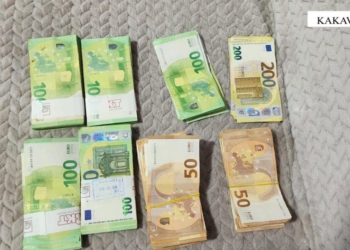 Tentoi të nxirrte nga Shqipëria 53 mijë euro, procedohet penalisht 55-vjeçari