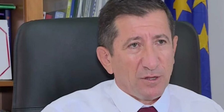 Agron Haxhimali shpall kandidaturën: Jam gati t’i shërbej Tiranës