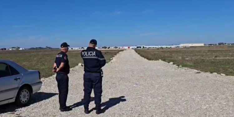 Nën masa të rrepta sigurie, merren mostrat e mbetjeve të dyshuara si toksike në Porto Romano