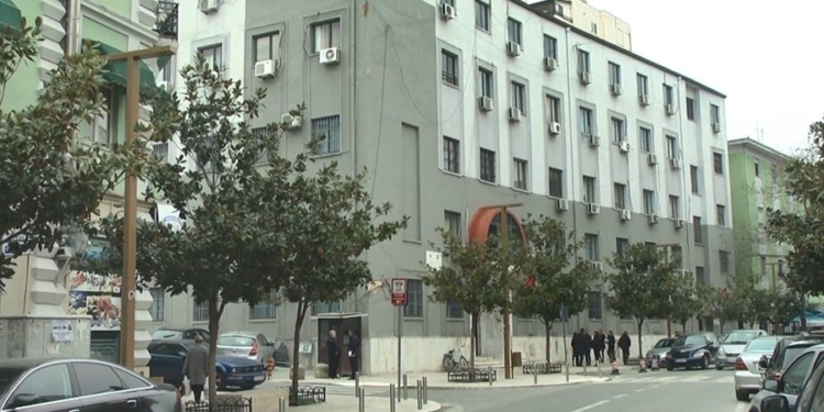 Durrës, pezullohen 367 seanca gjyqësore pas vrasjes së gjyqtarit Astrit Kalaja
