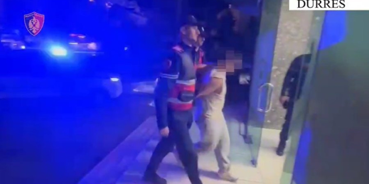 Mashtronte vajza dhe i shfrytëzonte për prostitucion në Durrës, kapet kolumbiani
