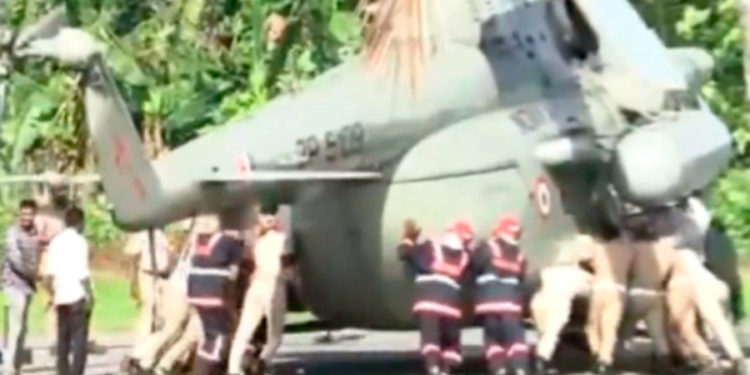 VIDEO / Helikopteri me Presidenten në bord ngec në betonin e sapohedhur