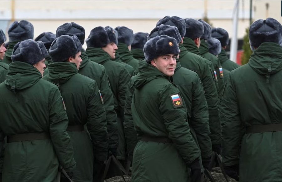 Pse në Rusi po ulen shpërblimet për ushtarët që nënshkruajnë për të luftuar në Ukrainë?