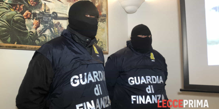Itali, goditen 4 grupe të trafikut të drogës mes Spanjës dhe Shqipërisë, 29 persona në hetim (EMRAT)