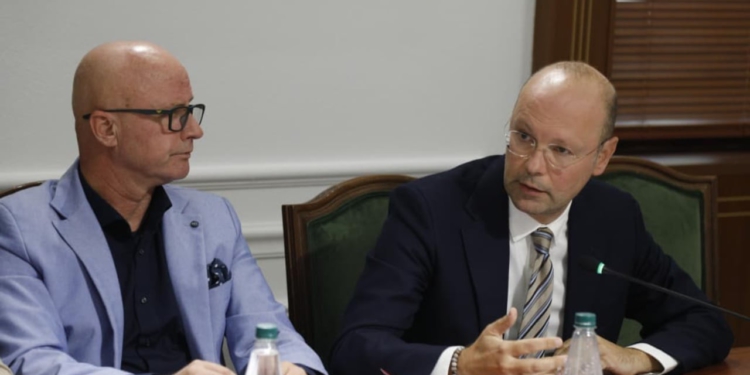 “Berisha dhe Meta u trajtuan me njëanshmëri nga SPAK”, ja si përgjigjet Dumani në Komisionin e Ligjeve