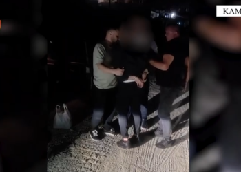 Sekuestrohen 12 kg kanabis, armë dhe municione, arrestohen 2 persona në Kamëz