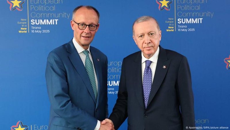 “Izraeli ka të drejtë të mbrohet”/ Erdogan sulmon kancelarin gjerman: Shikon çfarë po ndodh a jo?
