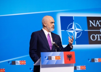 “Nuk jam gjeneral…”! Rama batuta në Konferencën e NATO-s: Jam i vetmi në qeveri pa doktoraturë!