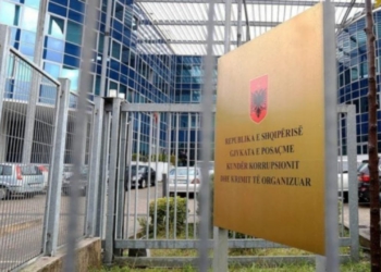 SPAK dërgon për gjykim 3 punonjës të Policisë Rrugore dhe 2 shtetas të tjerë, akuzohen për korrupsion aktiv dhe pasiv (EMRAT)